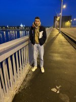 Парень 18 лет хочет найти девушку в Санкт-Петербурге